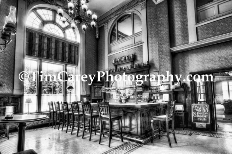 Lamplighter Lounge at Hotel Utica, Utica, NY